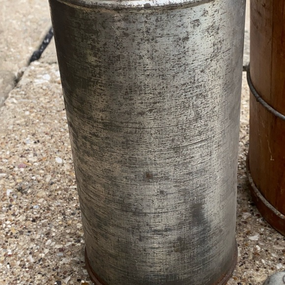 Vintage White Mountain Wooden Ice Cream Maker with Silver Accents - Picture 6 of 14